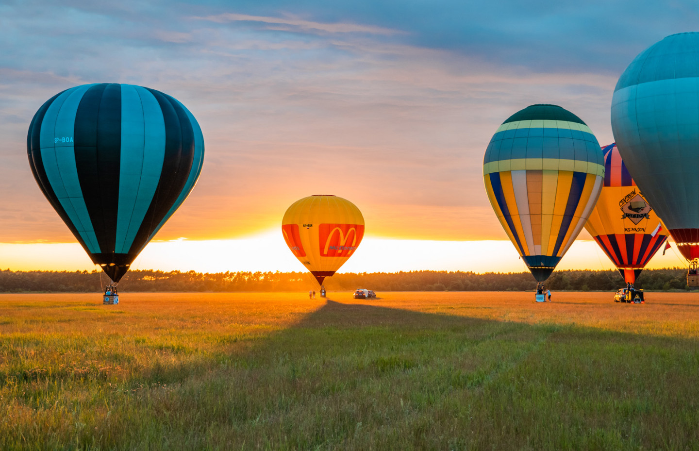 BALLOONS<br>BRING<br>GOOD LUCK